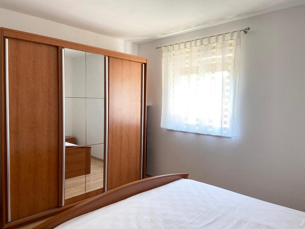 Apartments Pijaza Banjol エクステリア 写真