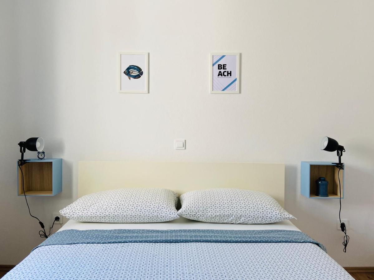 Apartments Pijaza Banjol エクステリア 写真
